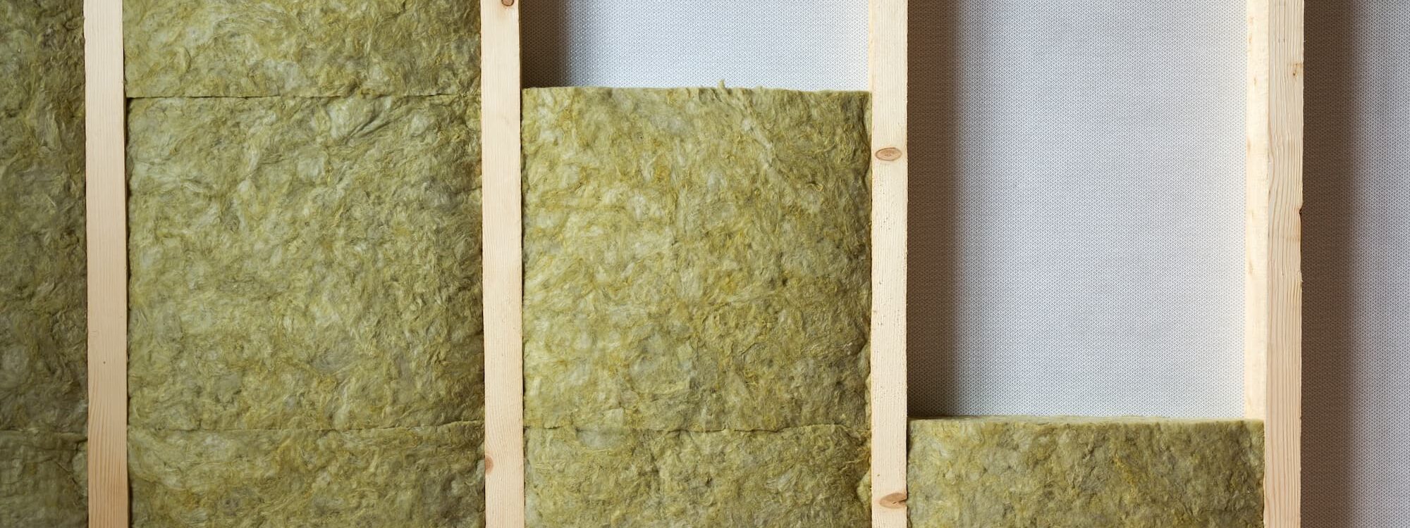 Laine de bois ou laine de roche : quel isolant choisir pour une maison en zone bruyante ? Riedisheim